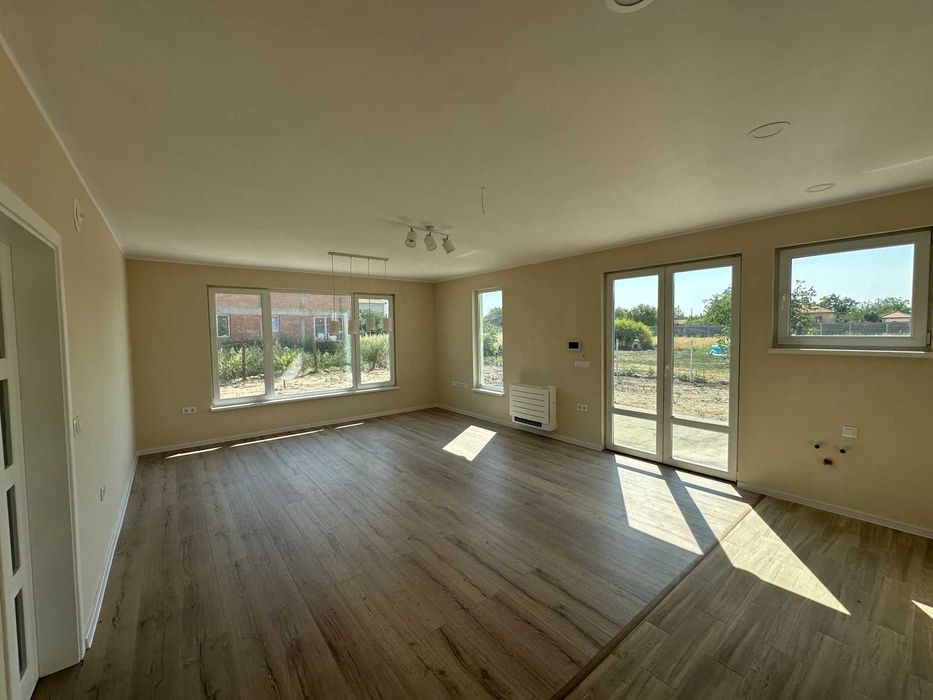 Продава се Къща в с. Граф Игнатиево, Област Пловдив - 130 кв.м за 2077 €/кв.м - Снимка #2