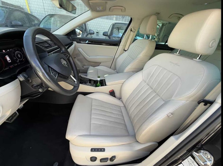 Skoda Superb L&K 2.0 tsi 4x4 272 cai DSG 2019 Canton Digital Cockpit