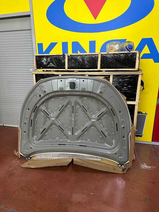 Капот на Changan