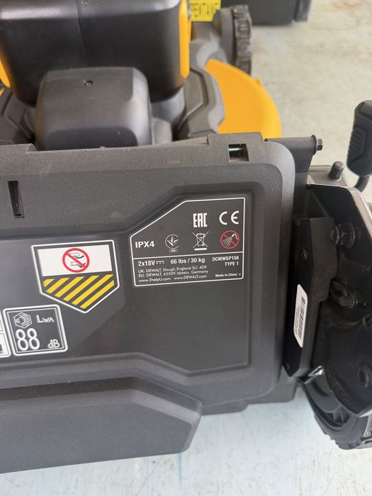 Косачка за трева Dewalt