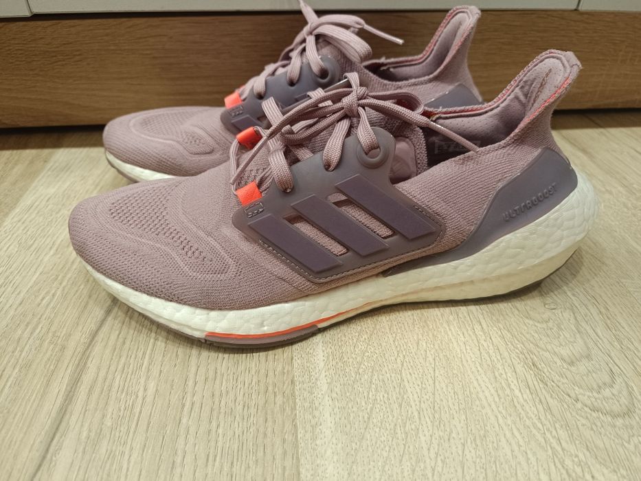 Adidas ultra boost 22 pink