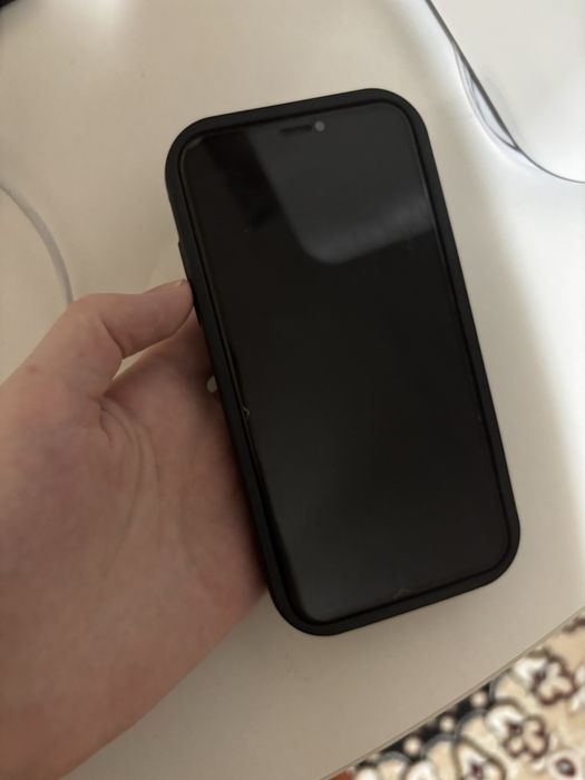 Продам айфон 11 , гб