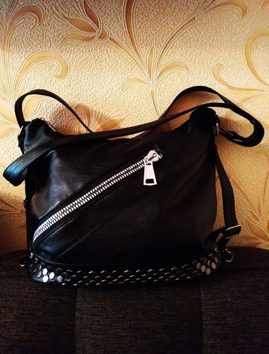 Сумка женская черного цвета. См. все фото