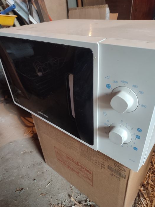 Продам микроволновку Samsung