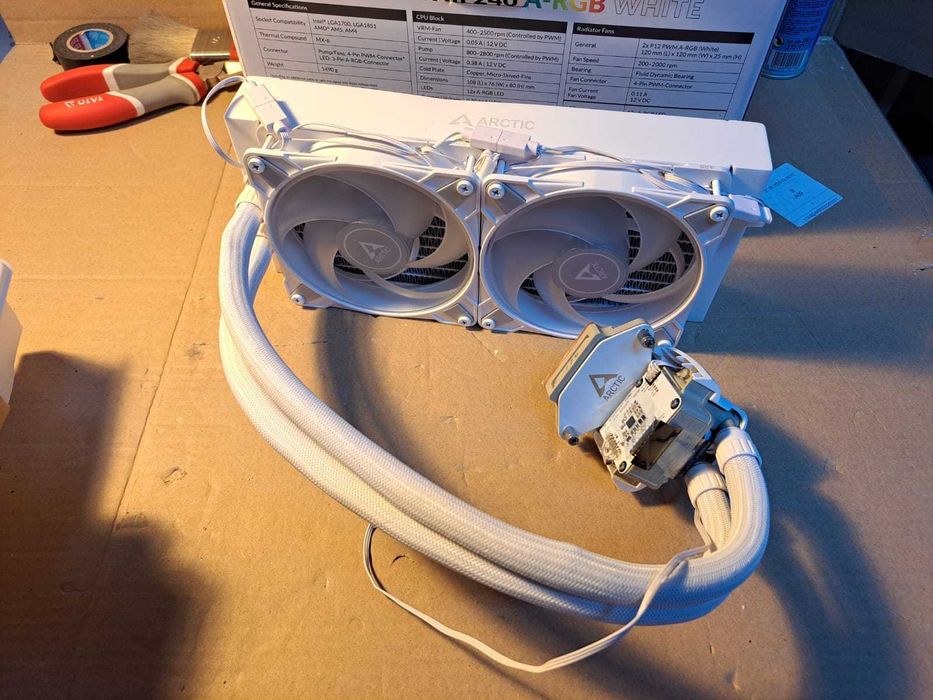 Cooler procesor Arctic Liquid Freezer III ARGB Alb