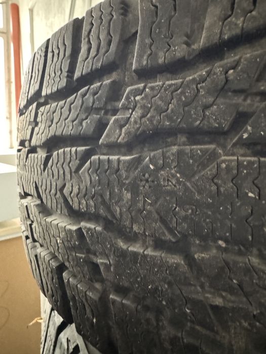 Продавам зимни гуми за Бус NOKIAN 215/65/16C