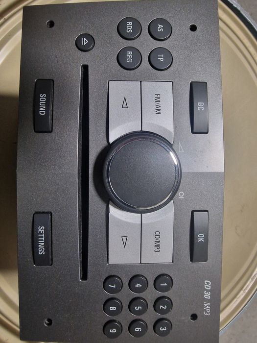 Vând radio CD MP3 --Opel Zafira
