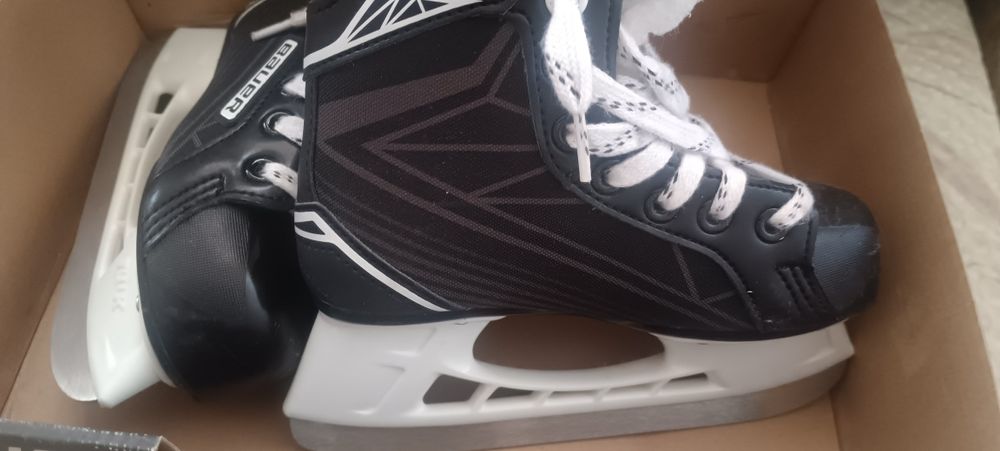 Продам коньки Bauer