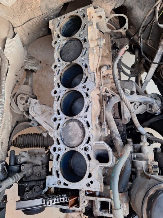 Двигател  BMW M54B30 на части