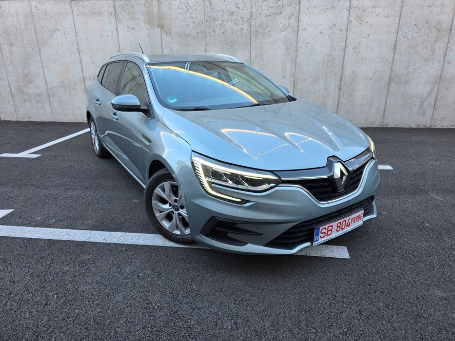 Renault Megane Plug-In Hybrid- Inmatriculată