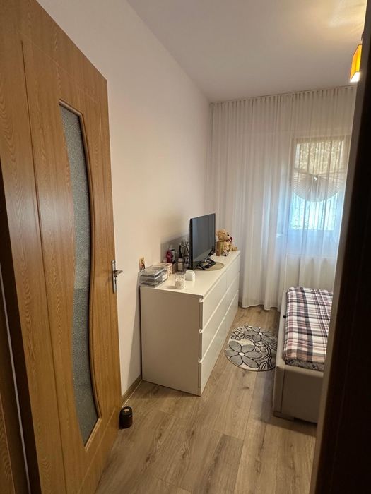 Vand apartament decomandat , direct proprietar
