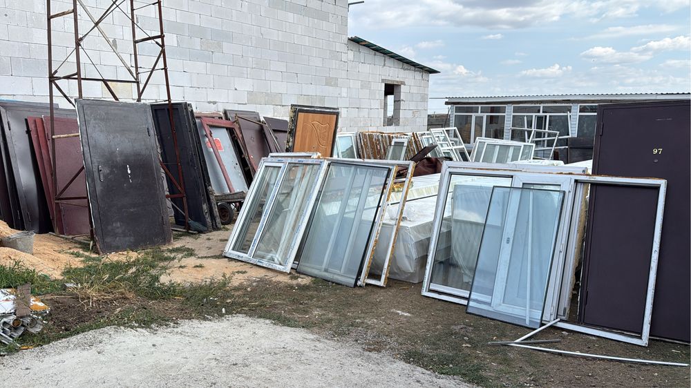 Пластиковые окна и витражные рамы бу