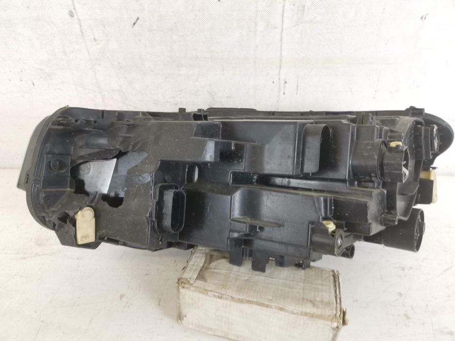 Десен фар Пълен Лед Волксваген / Volkswagen T-Cross 1 Оригинален Повре