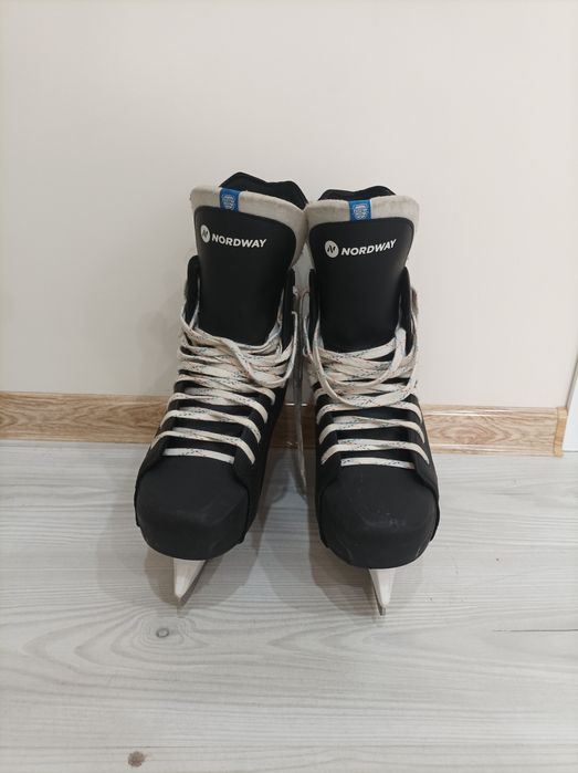 Хоккейные коньки