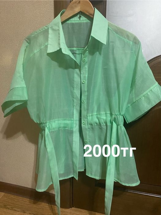 Женские блузки и рубашки