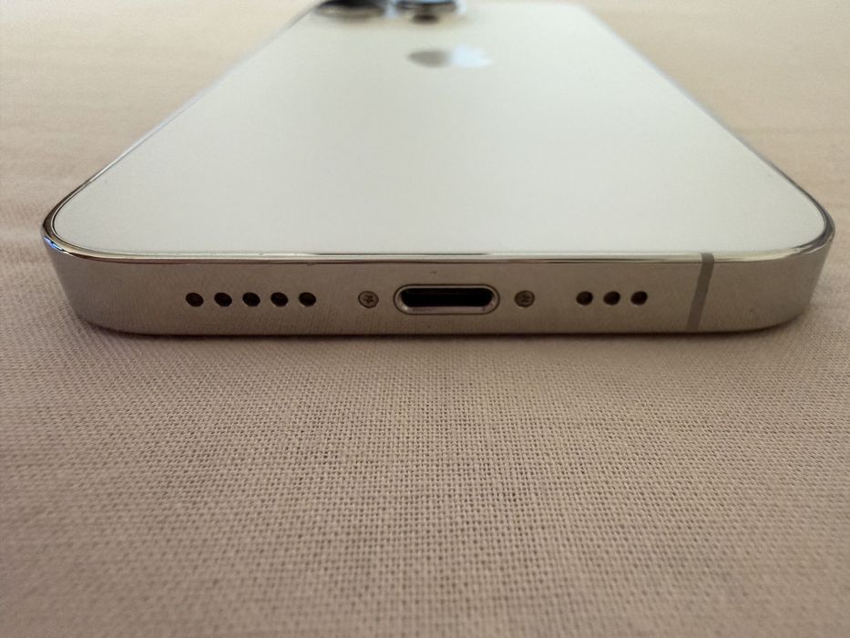 iPhone 13 Pro 256GB Silver – отлично състояние
