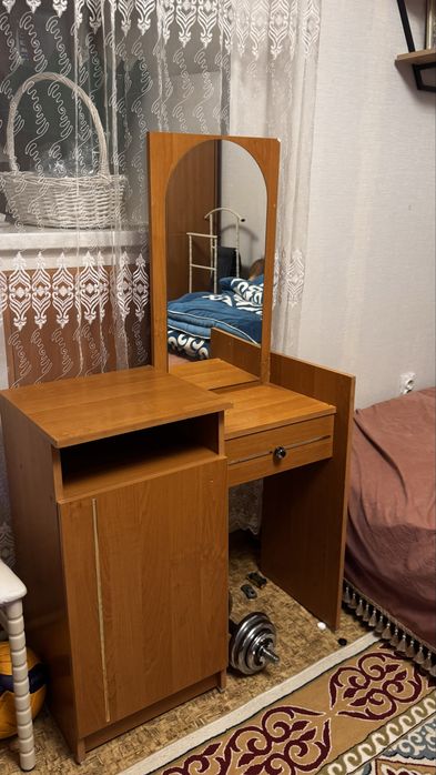 Туалетный столик