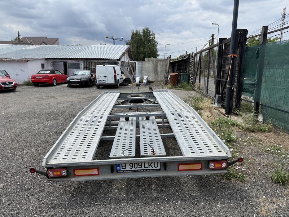 Inchiriere remorca / auto platofrma stopuri LED  / 2700kg