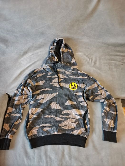 5бр Блузи, 2бр суитчъра, 1 комплект анцуг