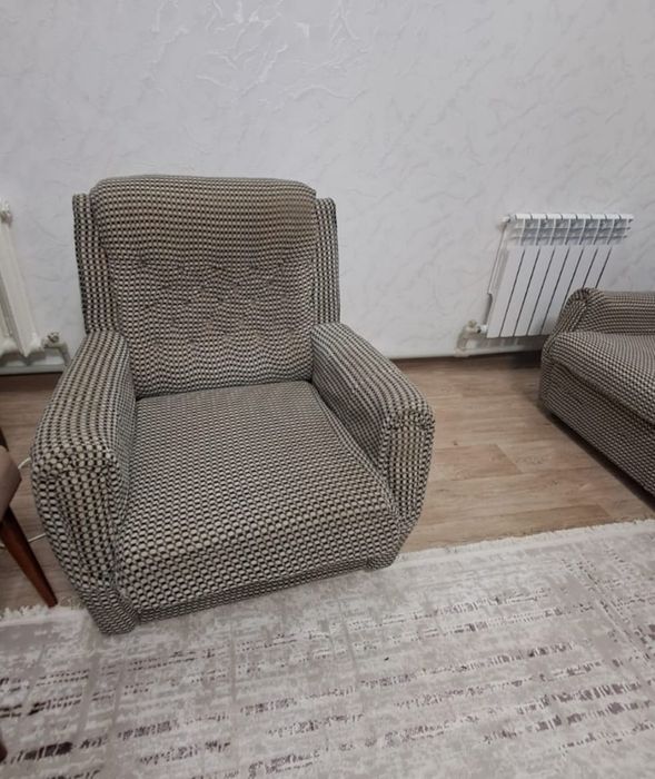 Диван и два кресла