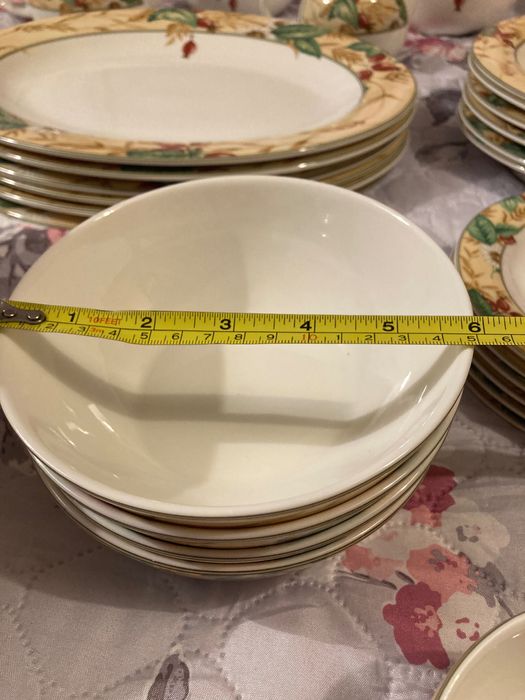 Порцеланов сервиз за хранене