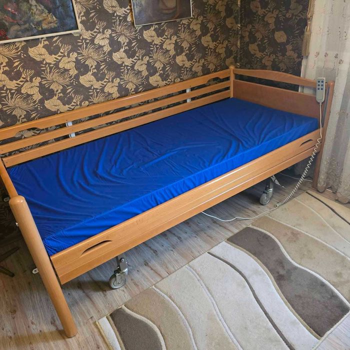 електрическо болнично легло