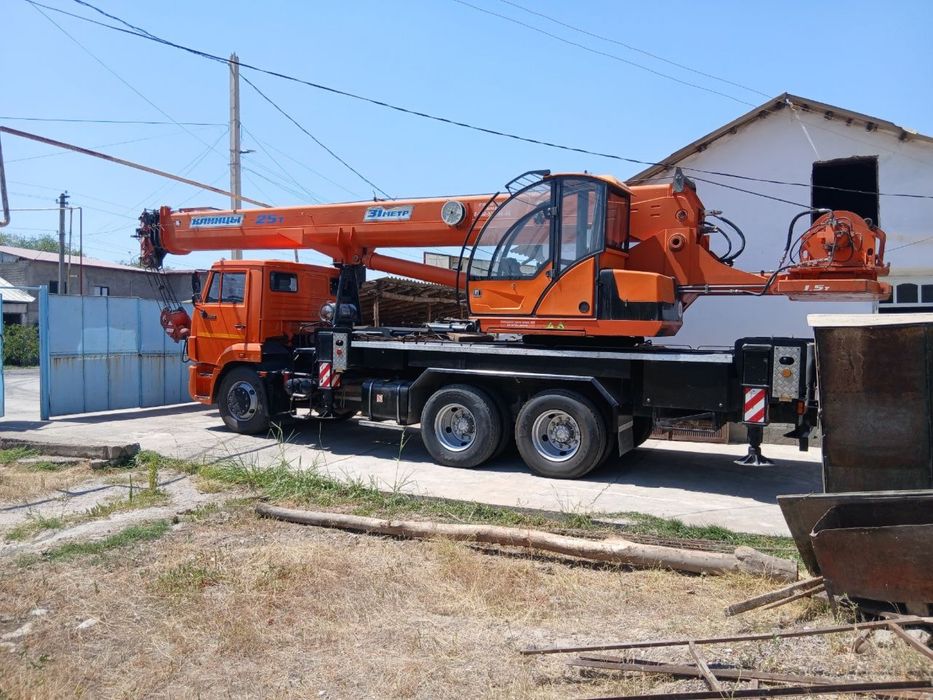 Avto kran sotiladi 25T KAMAZ