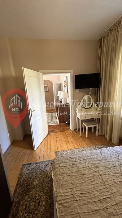 Дава се под наем Тристаен апартамент в София, Център - 112 кв.м за 1100 € - Снимка #7