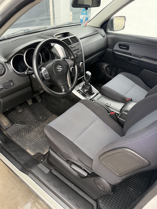 Suzuki Grand Vitara 2006 benzină, 3.000 € — imagine 2
