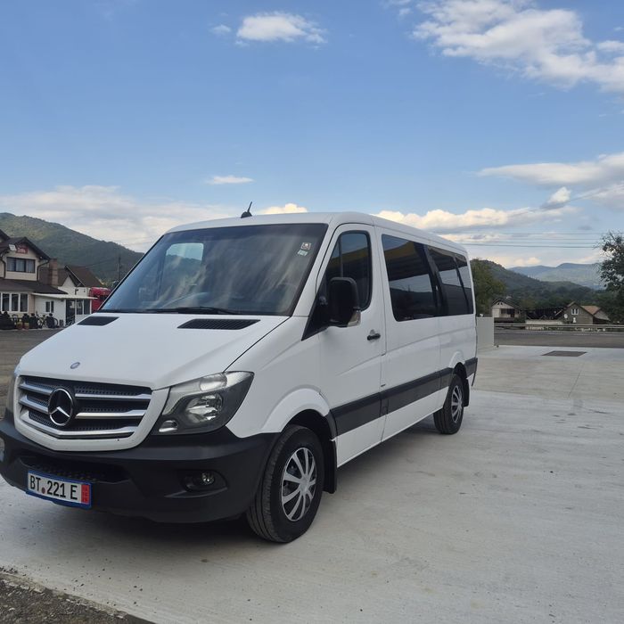 Vând Mercedes Sprinter 2.2 tdi/130cp/euro 6/8+1 locuri/6+1trepte/klima fața+spate