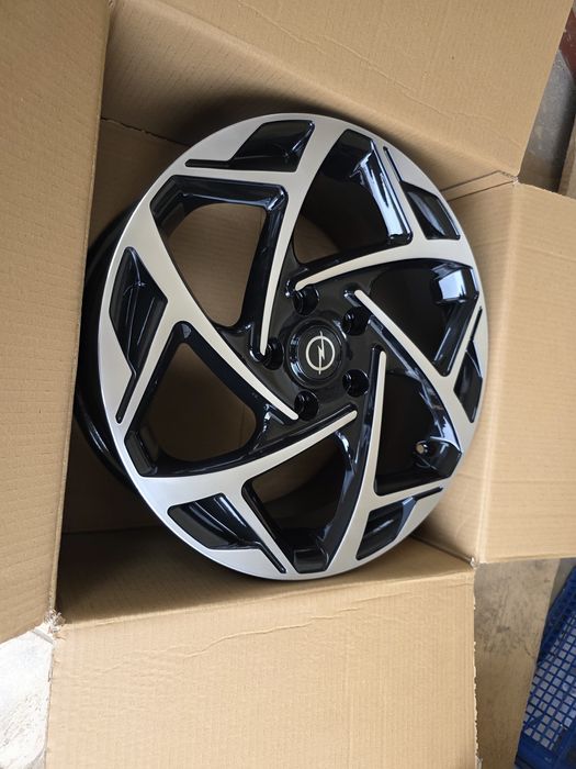 Jante de aliaj pentru Opel insignia pe 17 marca rc wheels model  175