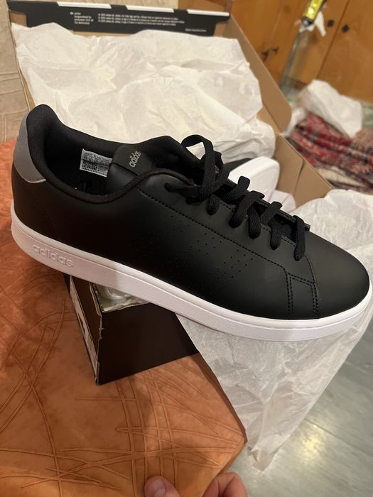 Чисто нови обувки адидас 44 номер