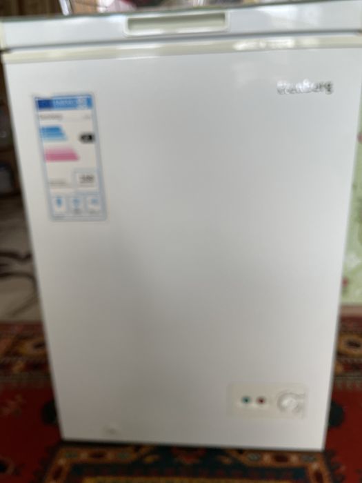 Продам морозильник 102L. В отличном состояний!