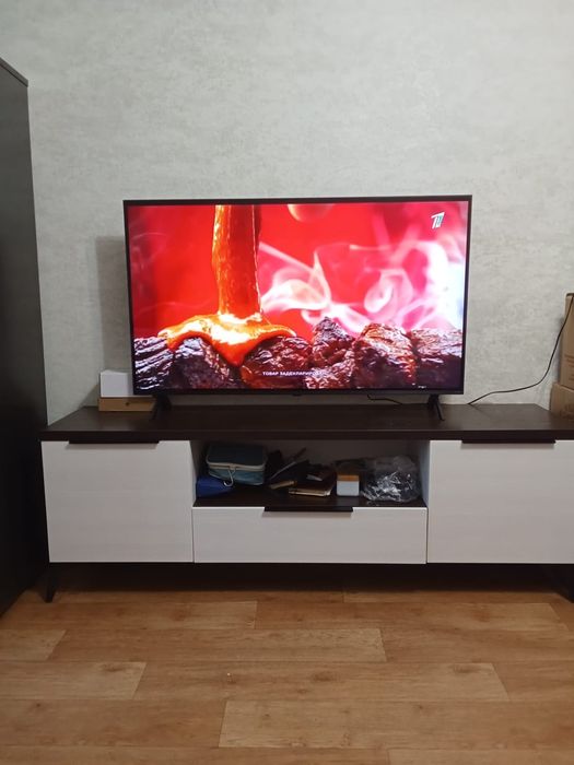 Продам тв тумбу.
