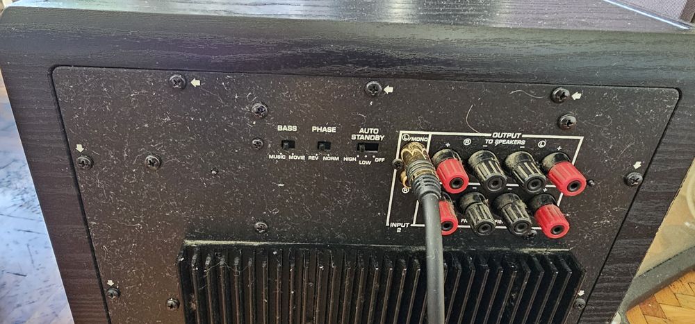 Yamaha YST-SW320 - Subwoofer - Watt - 10" - Black Ash