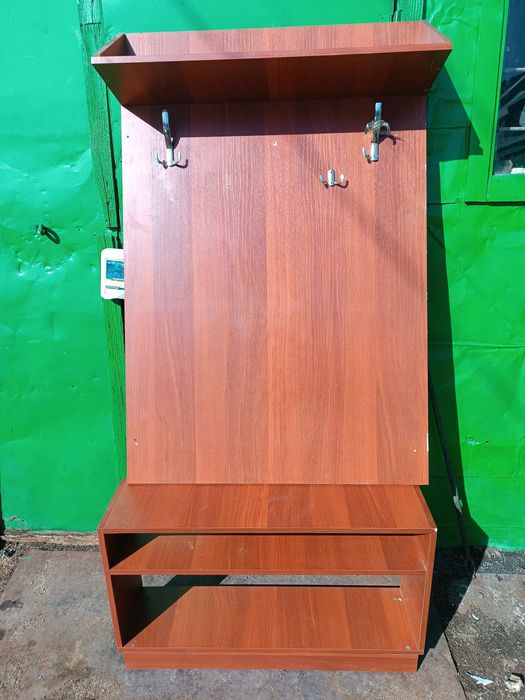 Вешалка в прихожую