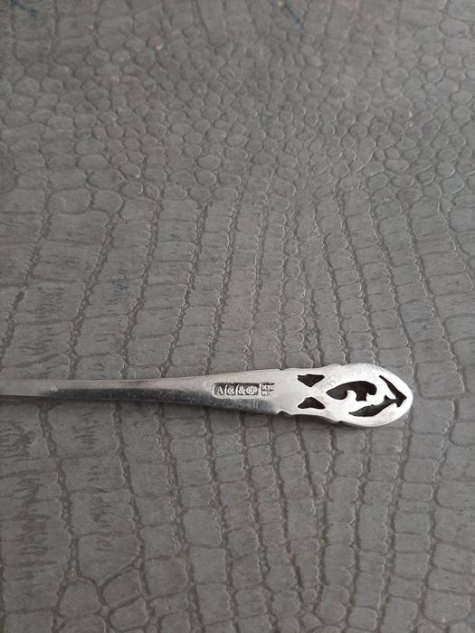 Lingurițe de ceai placate cu argint, în ambalajul original.