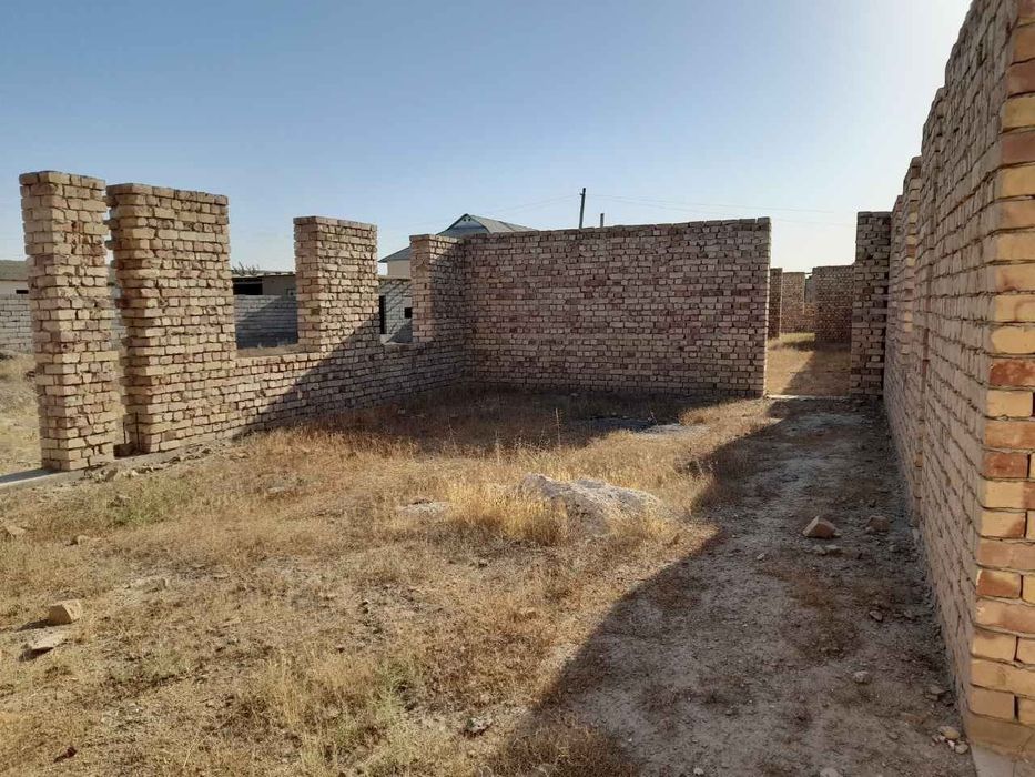 Qurilish tugatilmagan noturar bino sotiladi