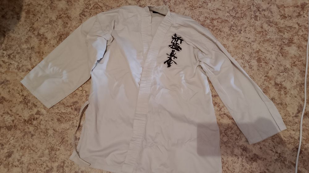 Продам кимоно состояние б/у