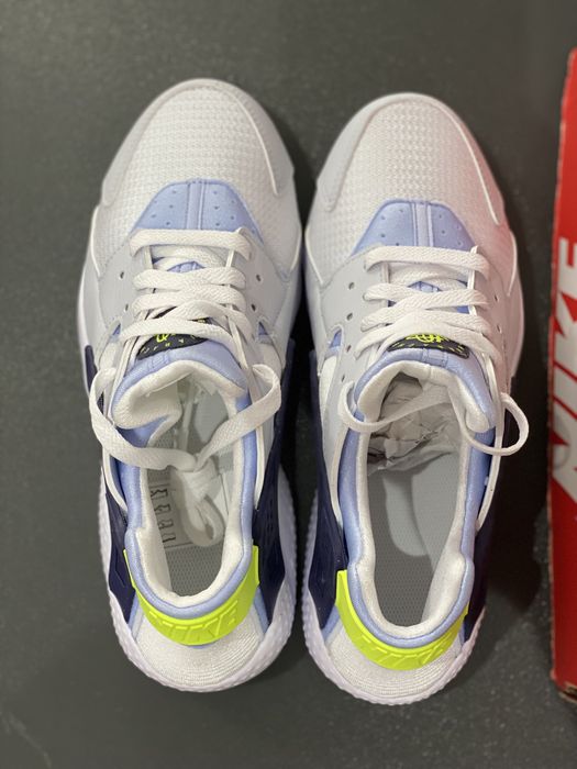 Adidasi Originali Nike Air Huarache Run , Noi in Cutie Marimea 39 !