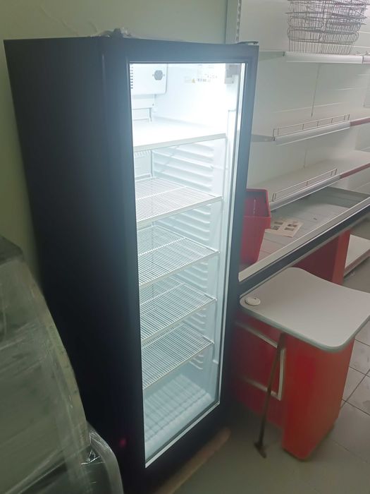 Вертикални хладилни витрини - нови налични на склад