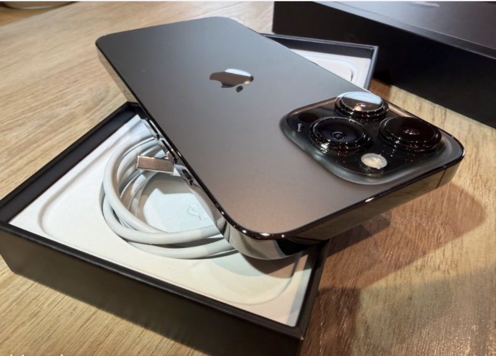 iPhone 13 Pro 256гб. На Гарантий
