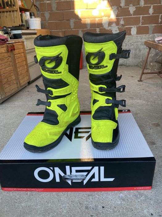 Продавам мото екипировка