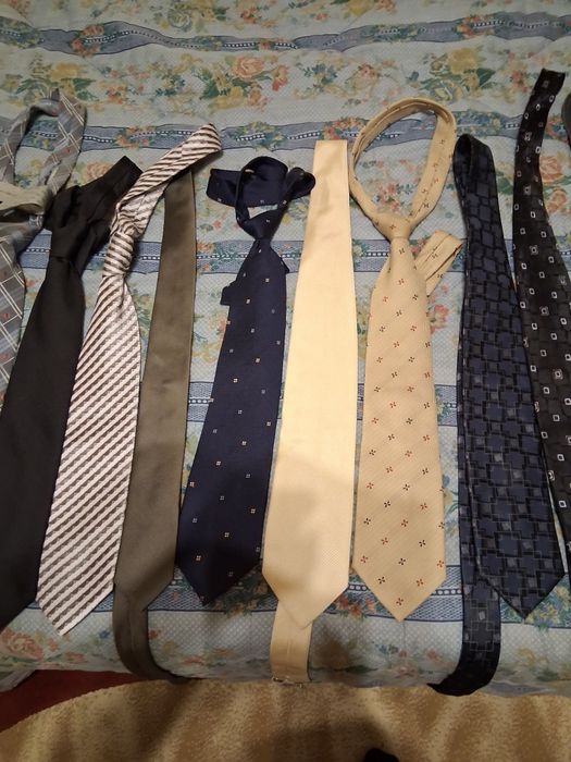 Vind cravate purtate foarte putin merită vazute ideale pt birou