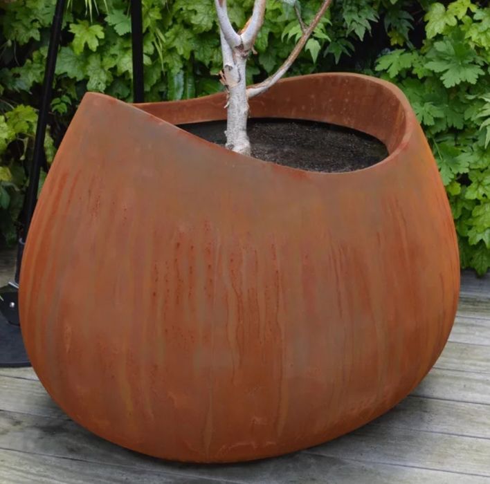 Vand ghivece mari si jardiniere comerciale