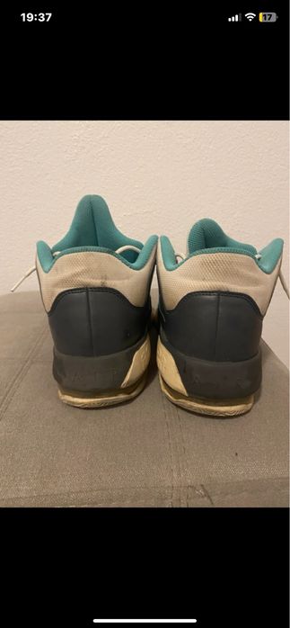 Vand jordan 23 marime 42