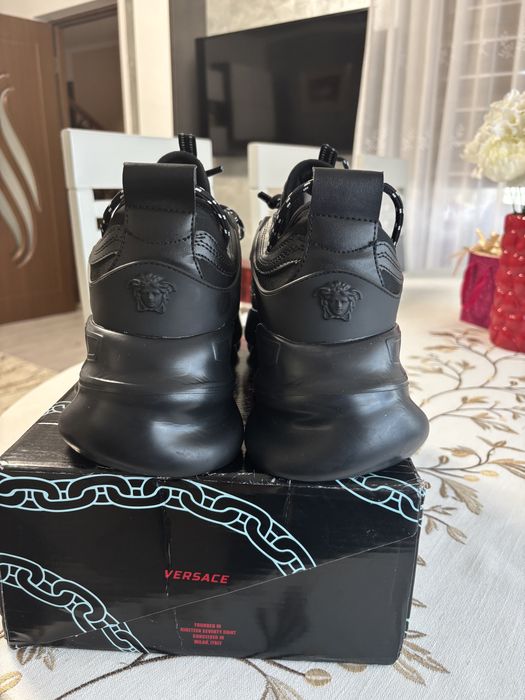 versace chain reaction
