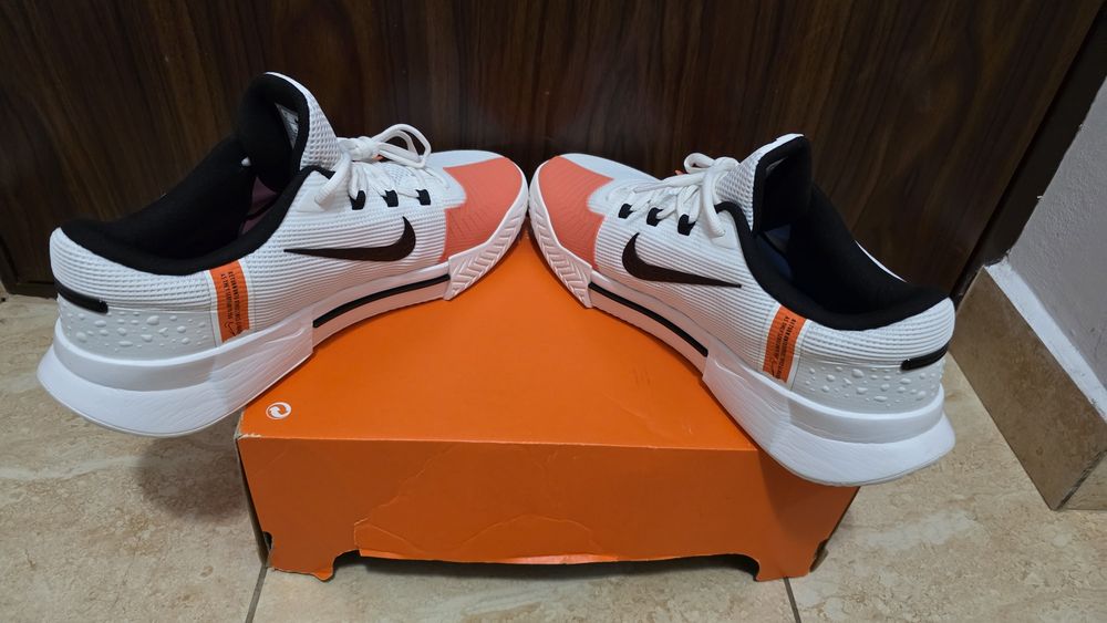 Vand pantof Nike, Original, in cutie, nou, nefolosit. Nr: 46 sau 30 cm