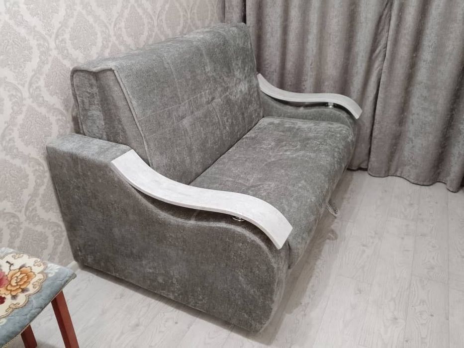 Мебель  кафе хамда офислар учун