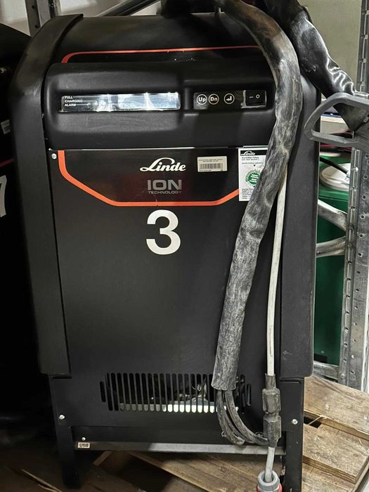 Lize electrice cu catarg si transpaleti